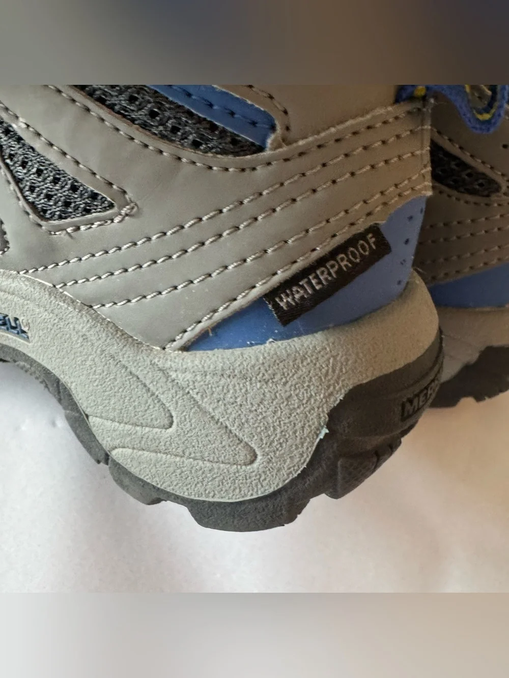 MERRELL Size 11 Boys or Girls Waterproof Hiking Boots
